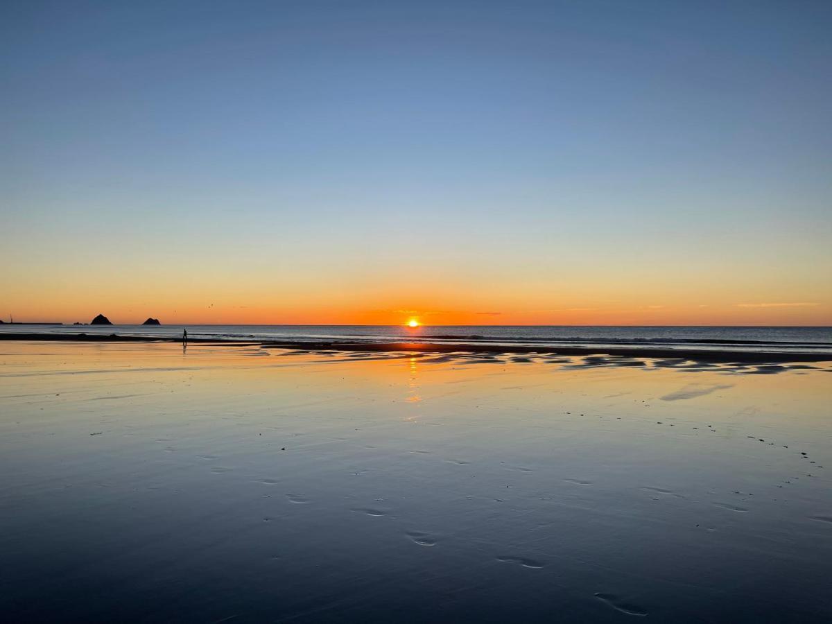 Ocean Front East End Beach House New Plymouth Dış mekan fotoğraf