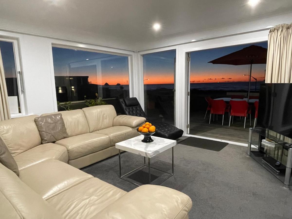 Ocean Front East End Beach House New Plymouth Dış mekan fotoğraf