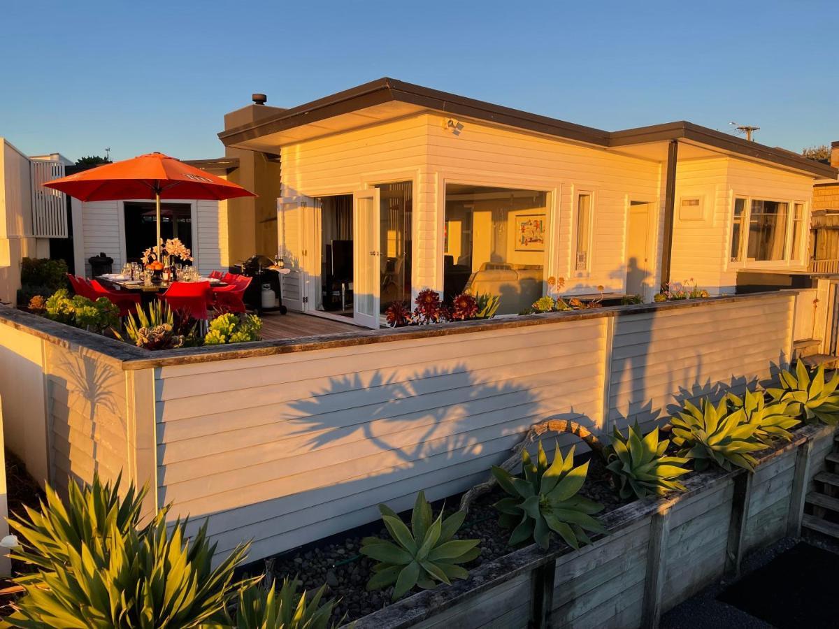 Ocean Front East End Beach House New Plymouth Dış mekan fotoğraf