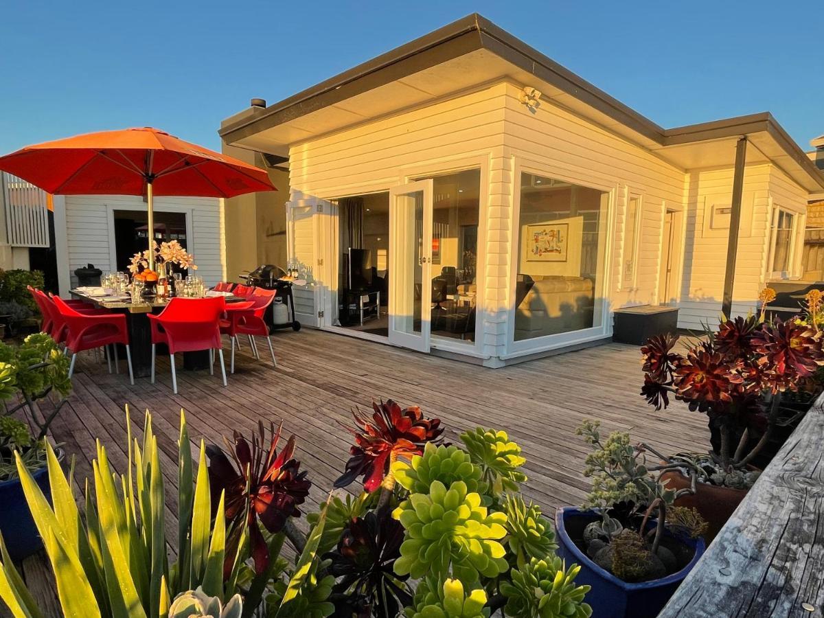Ocean Front East End Beach House New Plymouth Dış mekan fotoğraf