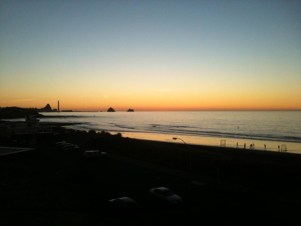Ocean Front East End Beach House New Plymouth Dış mekan fotoğraf