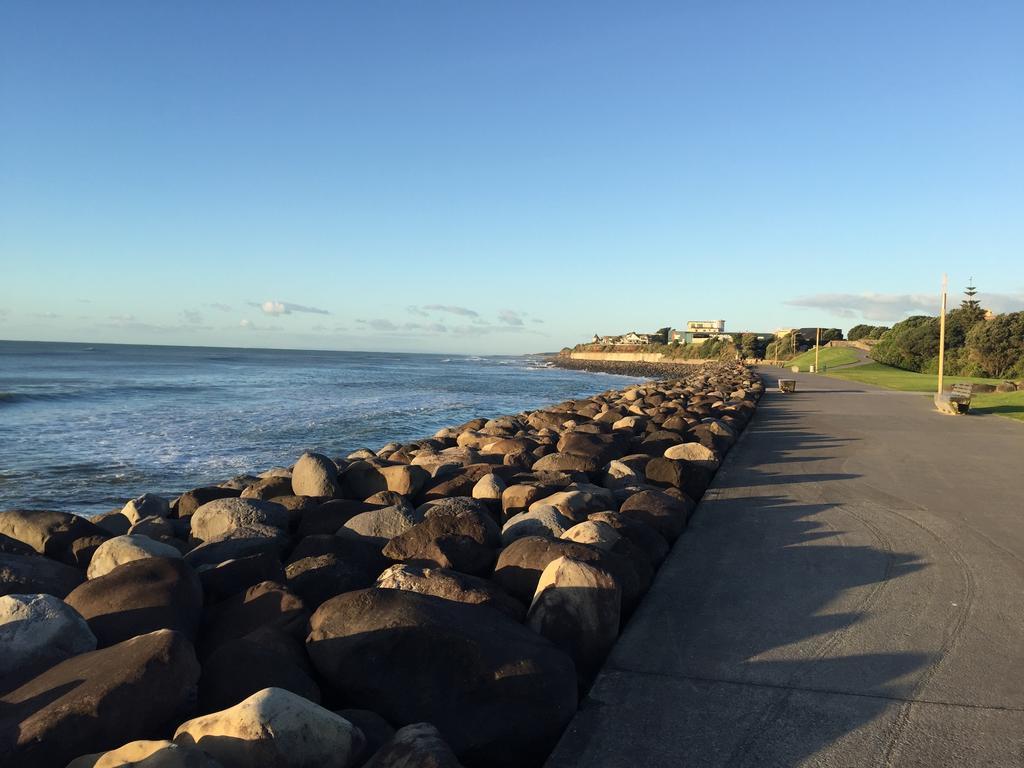 Ocean Front East End Beach House New Plymouth Dış mekan fotoğraf