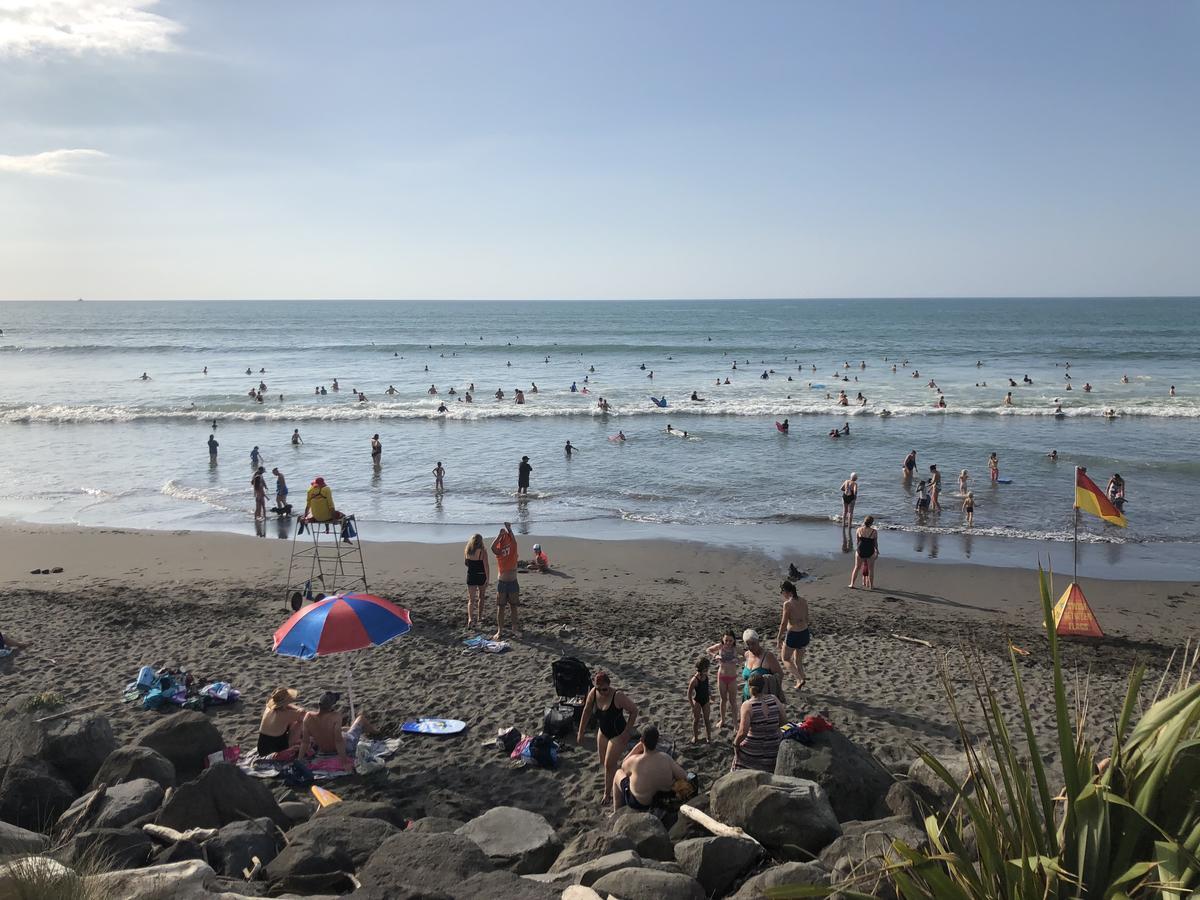 Ocean Front East End Beach House New Plymouth Oda fotoğraf