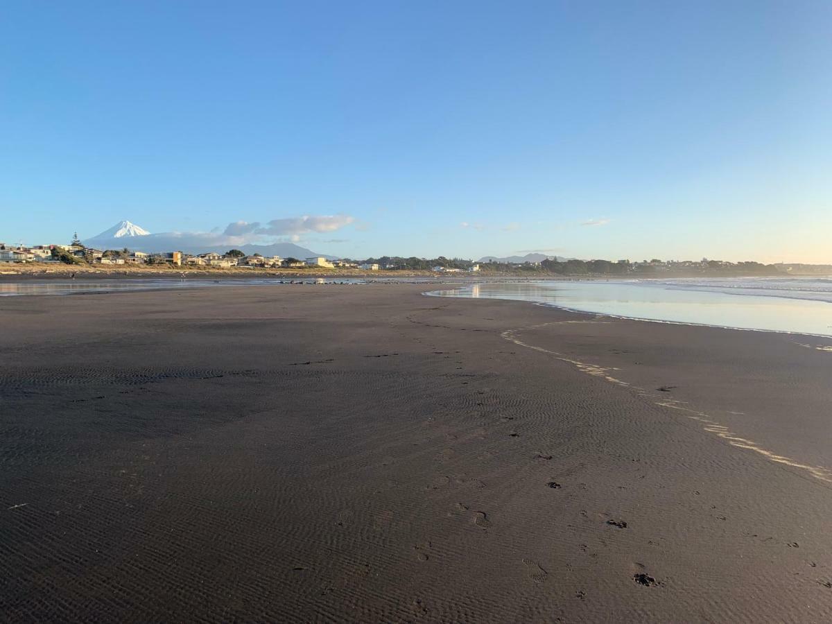 Ocean Front East End Beach House New Plymouth Dış mekan fotoğraf